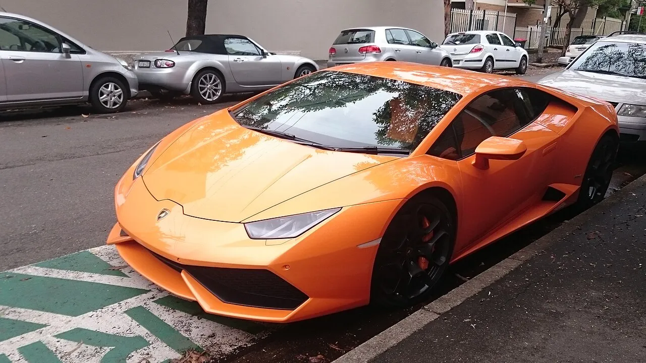 Lamborghini Huracan (24505584542) — model reference, not inventory photo